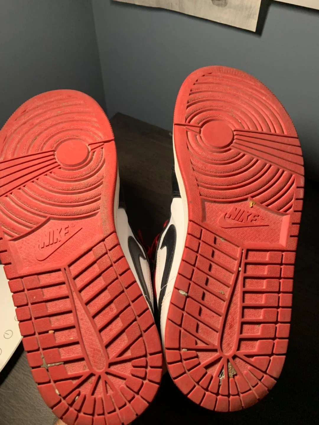 Nike Air Jordan 1 Mid, US 8.5 image indicator(3)