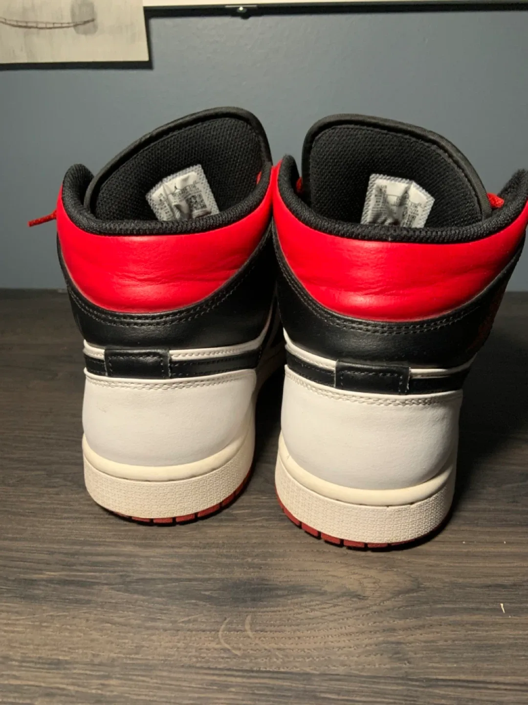 Nike Air Jordan 1 Mid, US 8.5 image indicator(5)