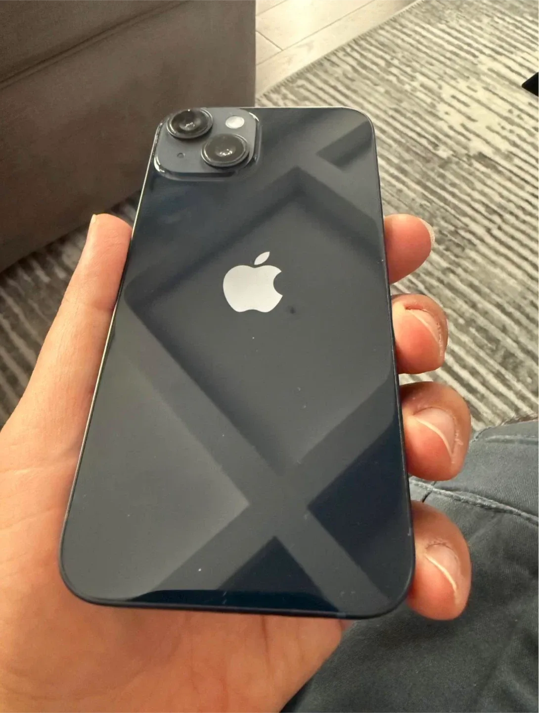 iPhone 14 — 87% Battery Health image indicator(5)