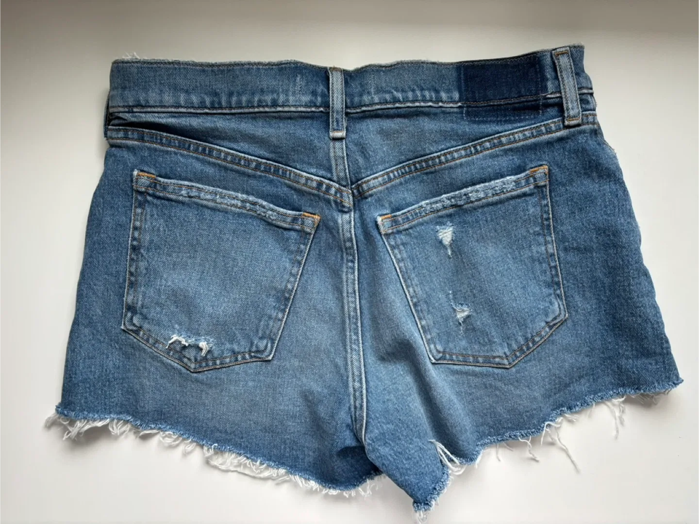 Abercrombie & Fitch Mom Shorts - Size 28 image indicator(3)
