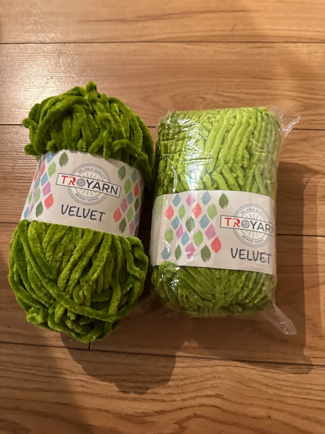 Troyarn Velvet Yarn - Green thumbnail