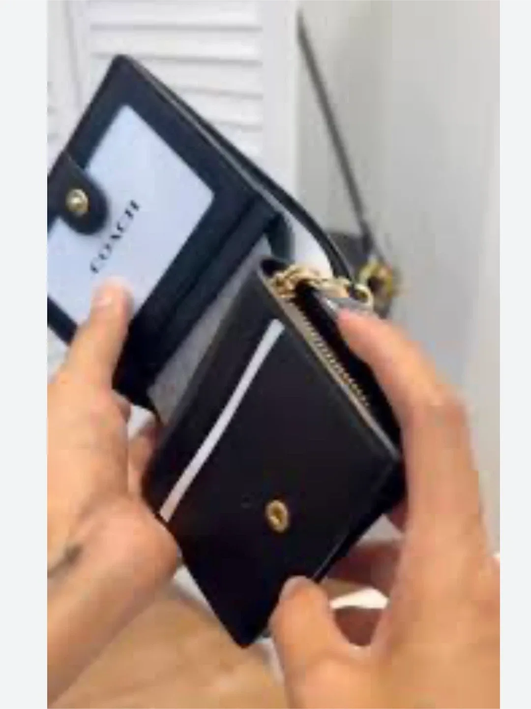 Coach Black Leather Wallet image indicator(3)