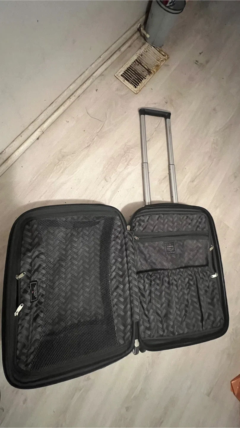 Heys Carry-on Luggage image indicator(3)