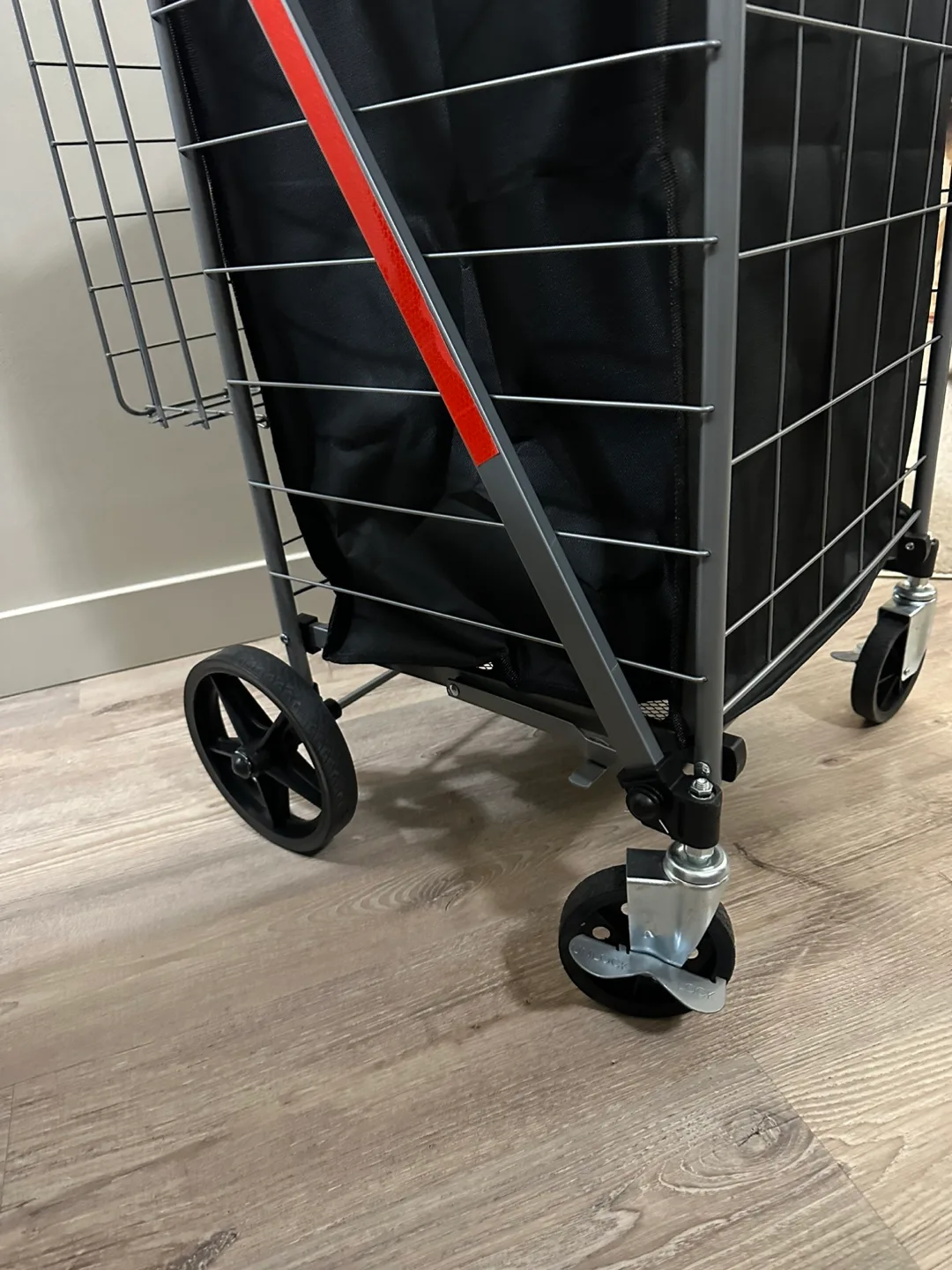 Brand-New Foldable Shopping Cart with Waterproof Bag image indicator(8)