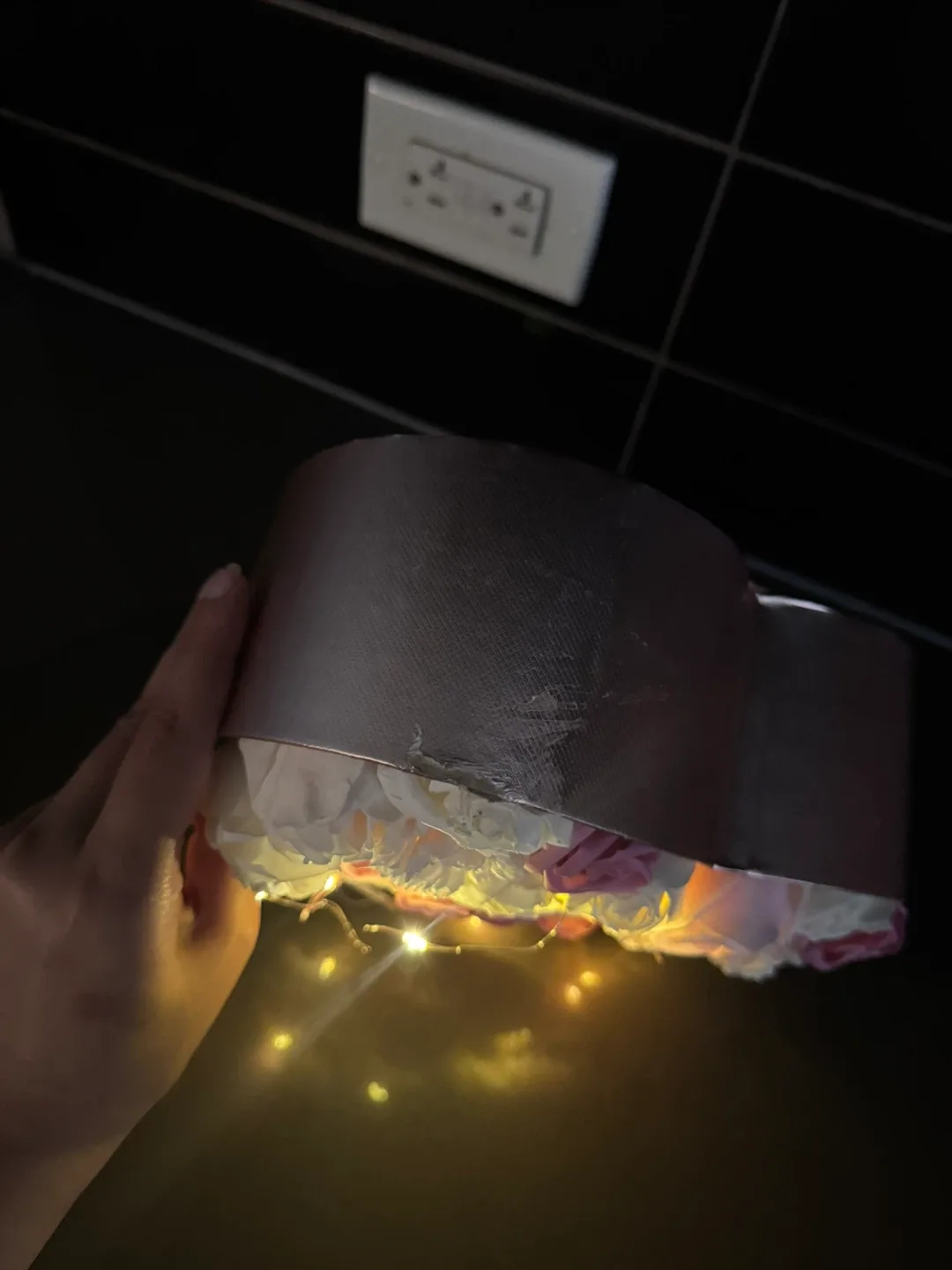 Heart Shaped Rose Flower Box with Fairy lights image indicator(4)