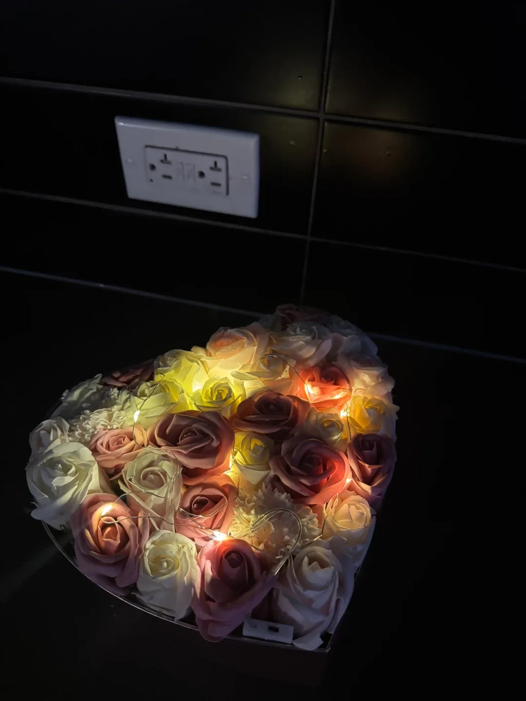 Heart Shaped Rose Flower Box with Fairy lights image indicator(3)