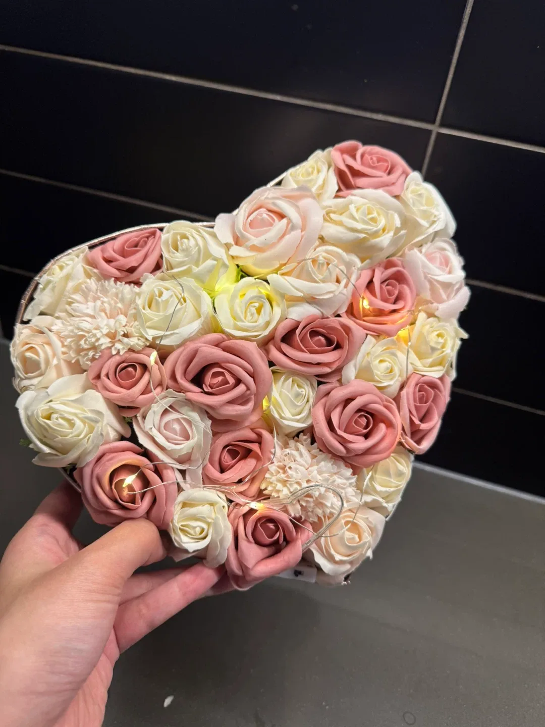 Heart Shaped Rose Flower Box with Fairy lights image indicator(2)