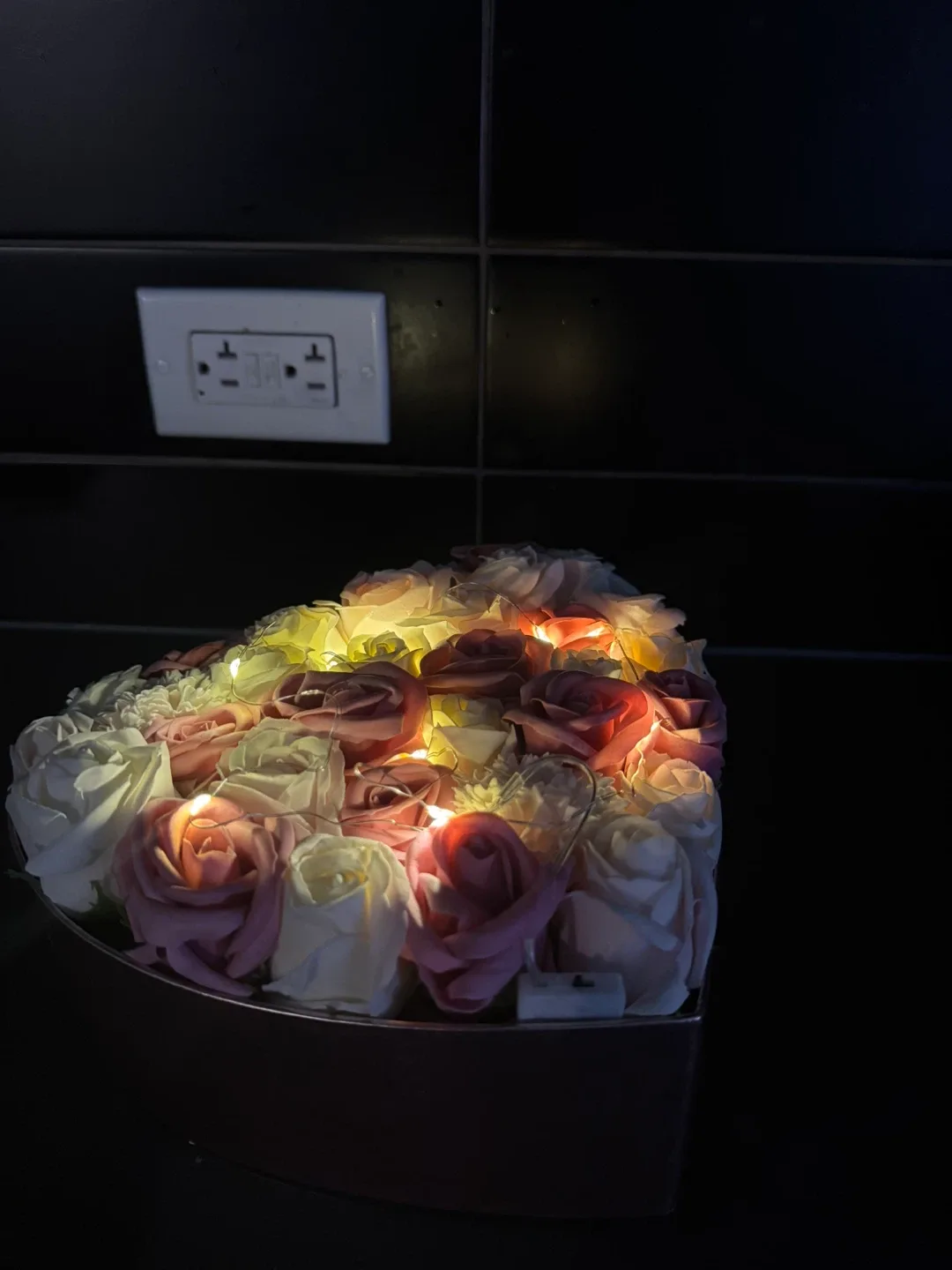 Heart Shaped Rose Flower Box with Fairy lights image indicator(7)