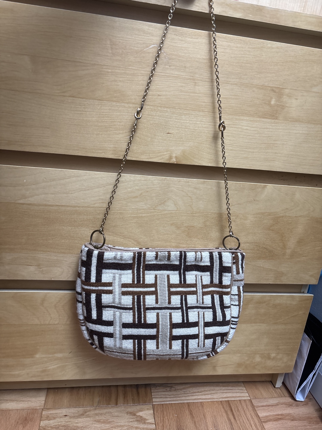 Vintage style patterned shoulder bag