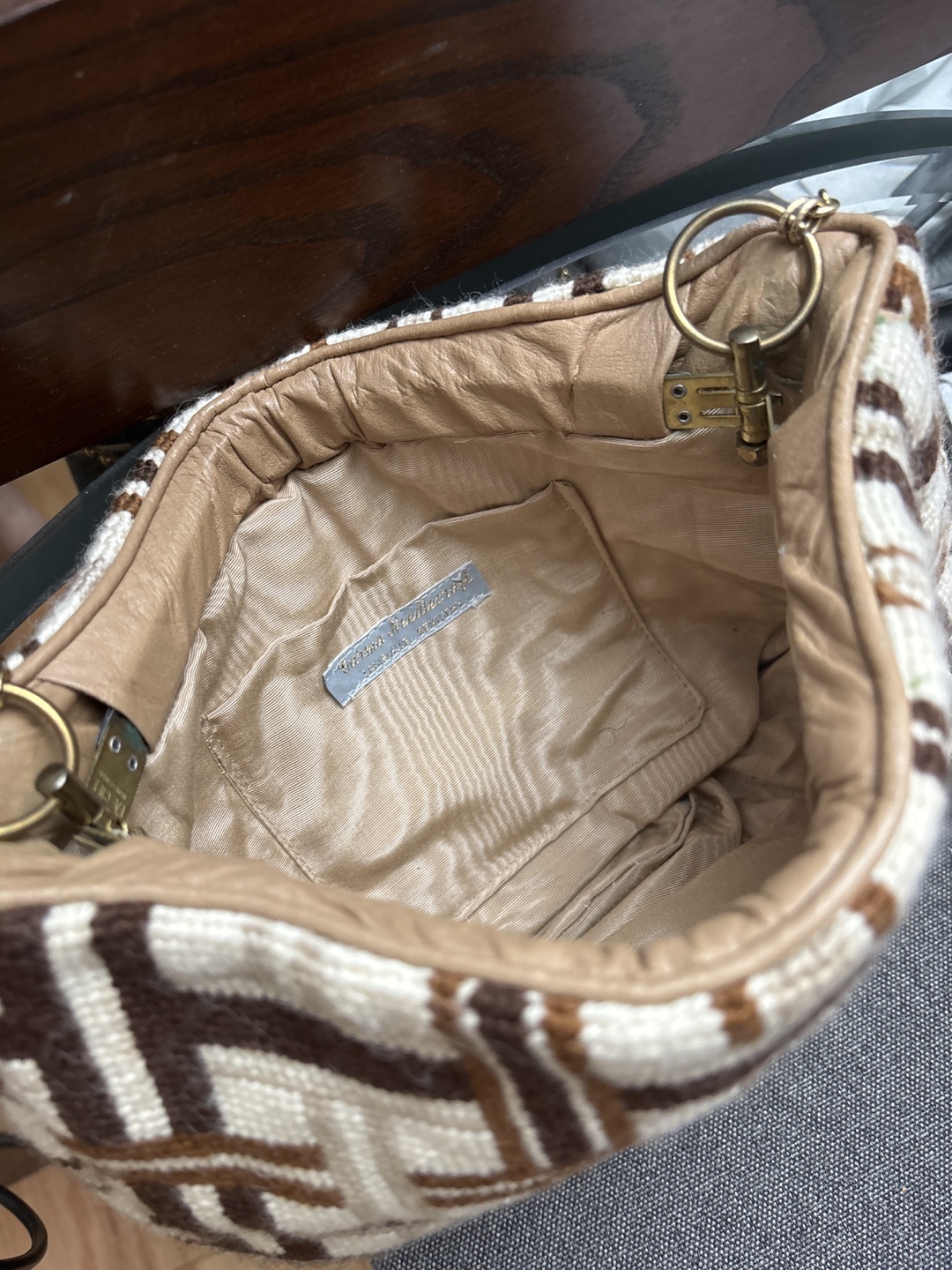Vintage style patterned shoulder bag - photo 2