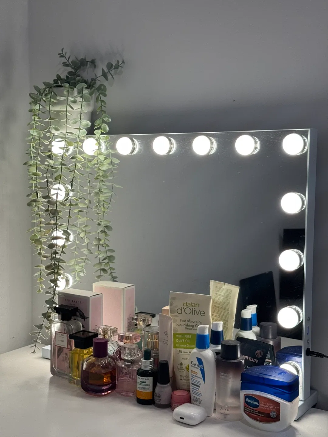 Hollywood Style Lighted Vanity Mirror image indicator(4)