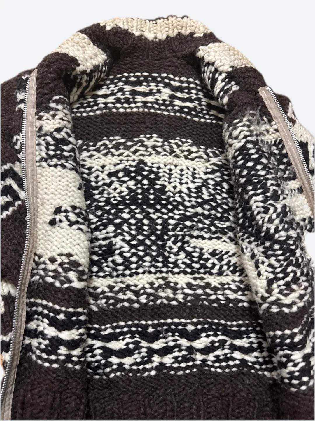 Hand-Knitted Wool Zip-Up Cardigan image indicator(2)