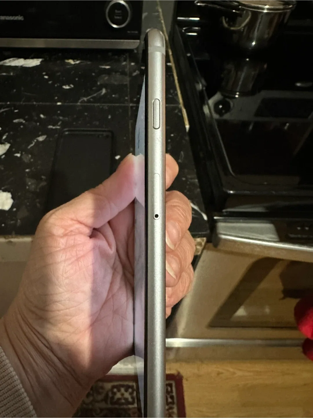 Apple iPhone 6S  Plus - Silver image indicator(5)