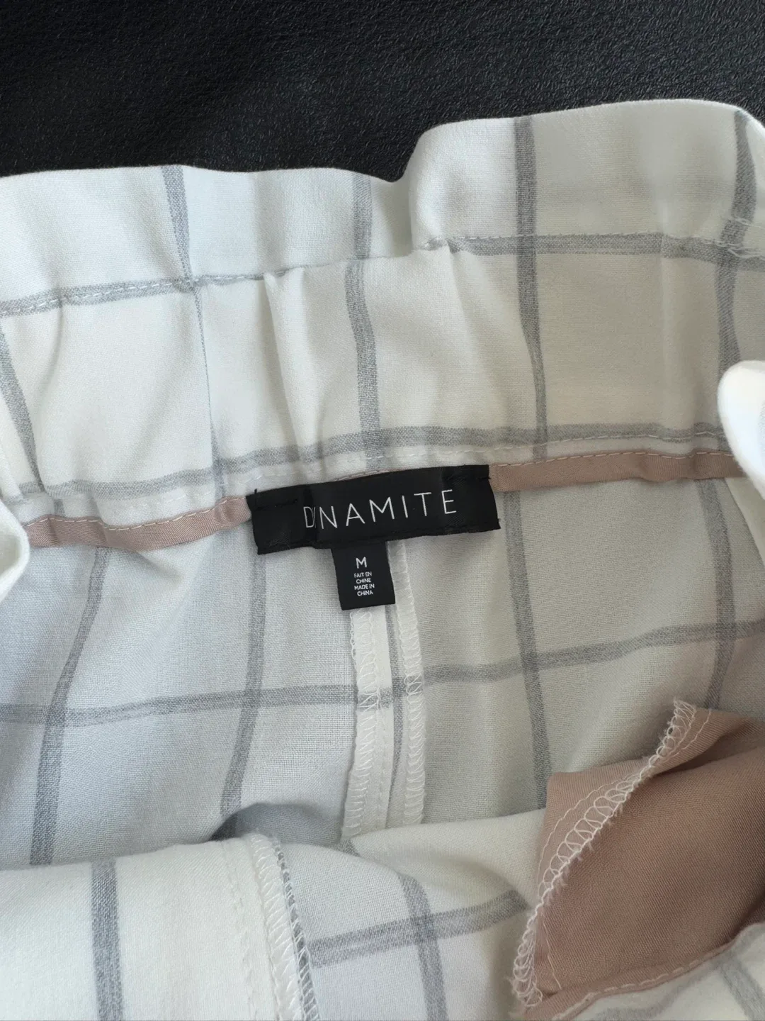 Dynamite Plaid Shorts - Size M image indicator(3)
