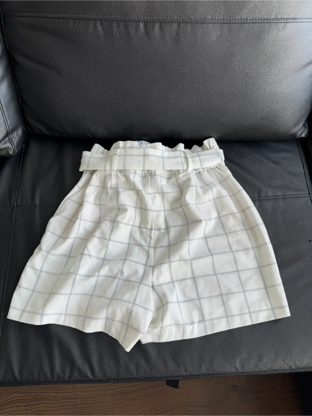Dynamite Plaid Shorts - Size M image indicator(2)