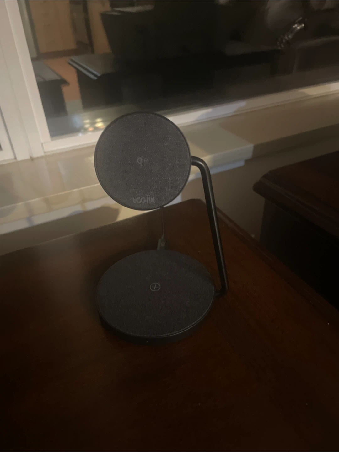 Logiix Dual Wireless Charging Stand - Black