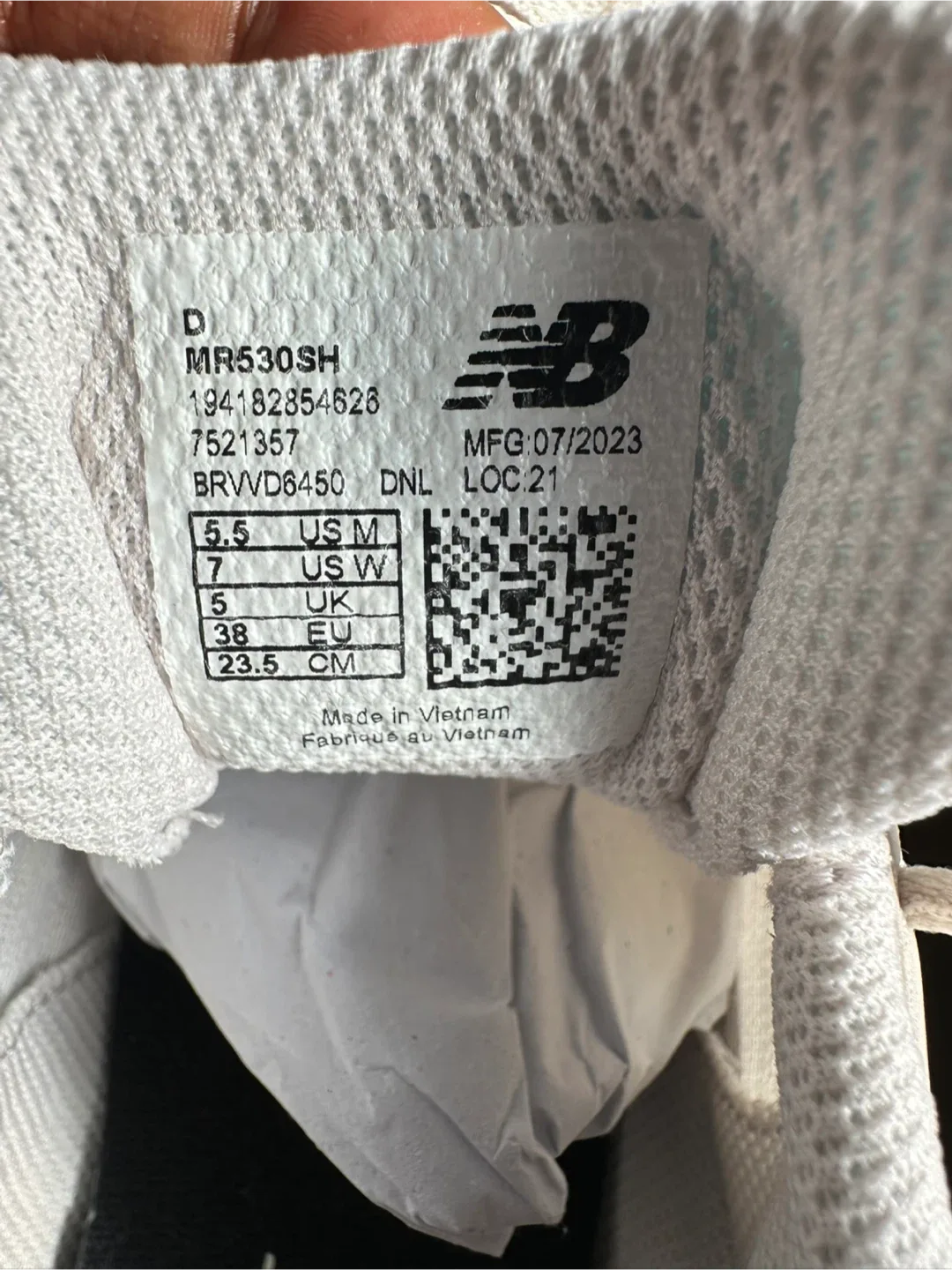 New Balance 530 Beige Sneakers us 7 image indicator(6)