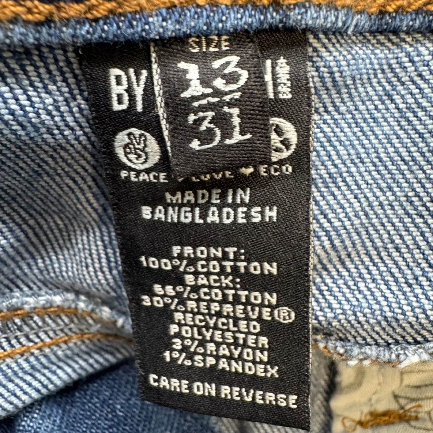 Women's 90's Mom Jean Super High Rise - Size US 13 image indicator(9)