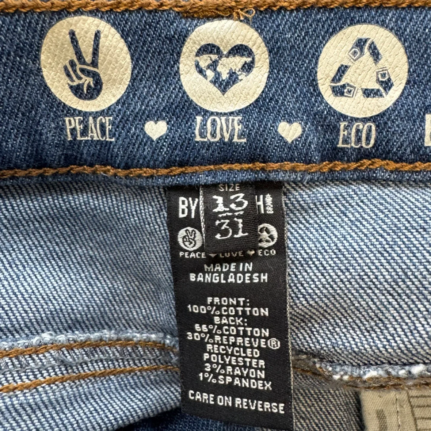 Women's 90's Mom Jean Super High Rise - Size US 13 image indicator(8)