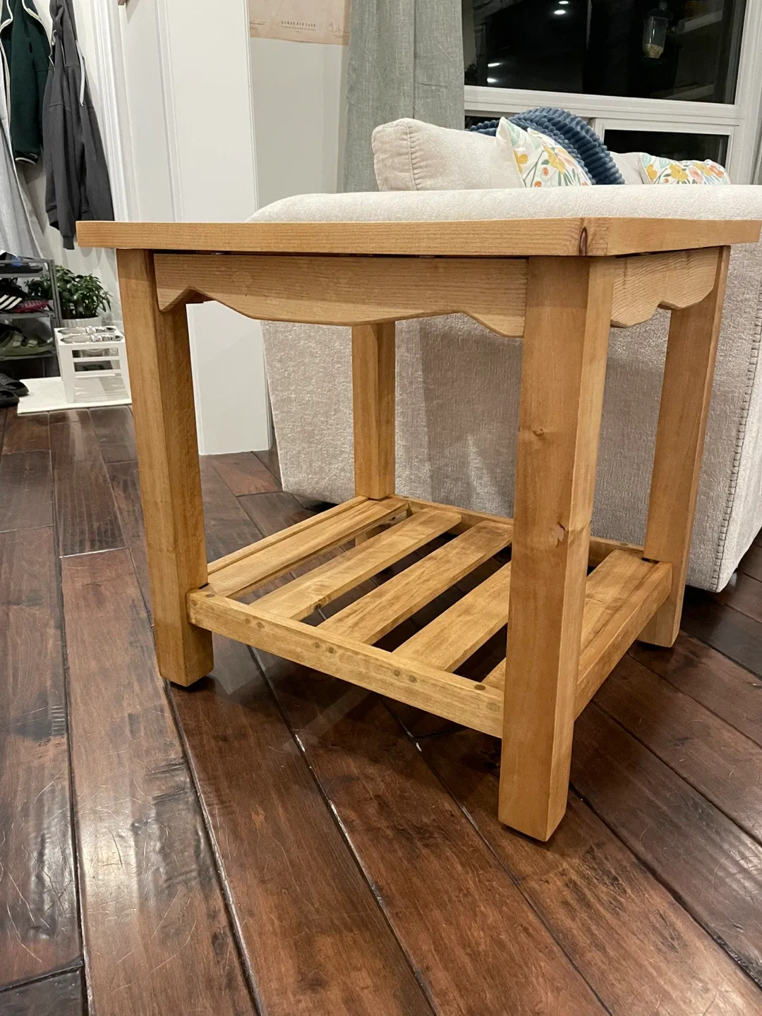 Wooden Side Table with Bottom Shelf image indicator(5)