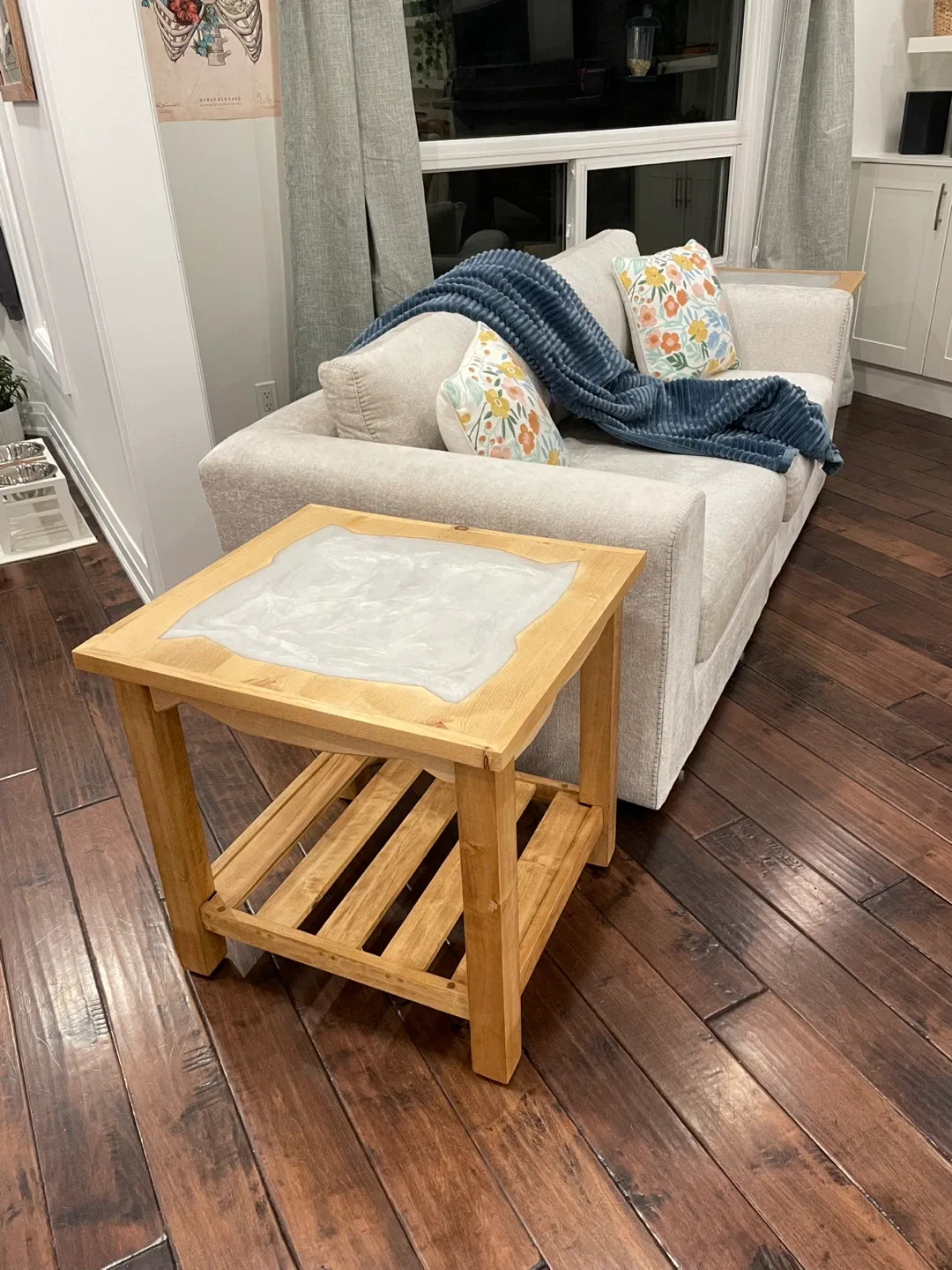 Wooden Side Table with Bottom Shelf image indicator(2)