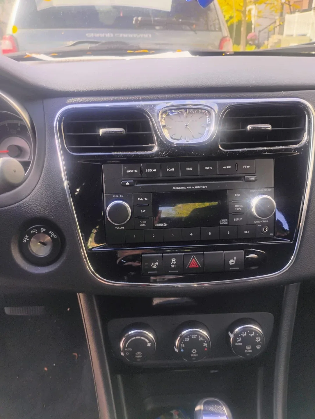 Black Chrysler 200 Sedan image indicator(4)