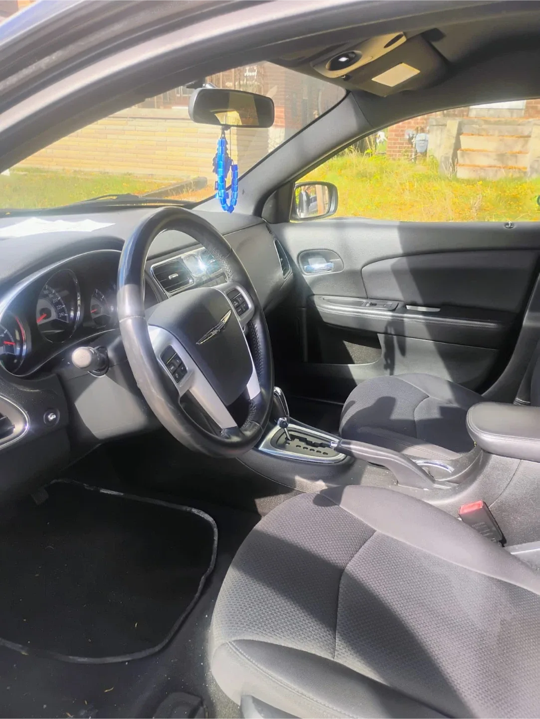 Black Chrysler 200 Sedan image indicator(6)