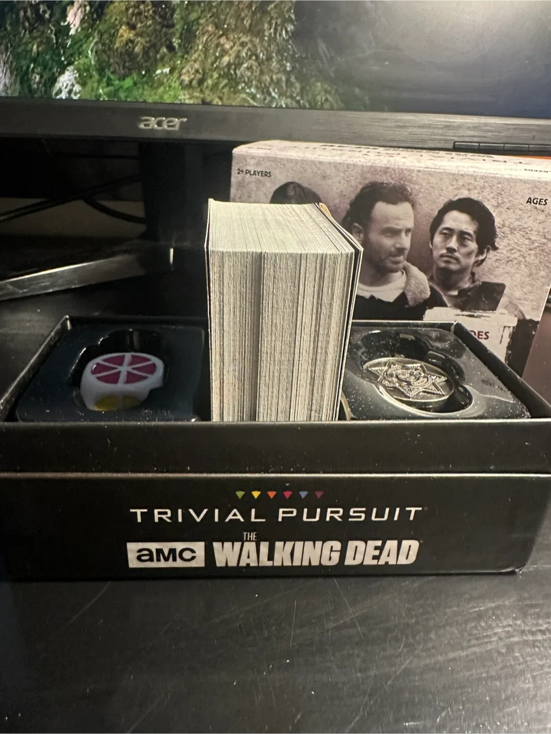 AMC The Walking Dead Trivial Pursuit Game image indicator(4)