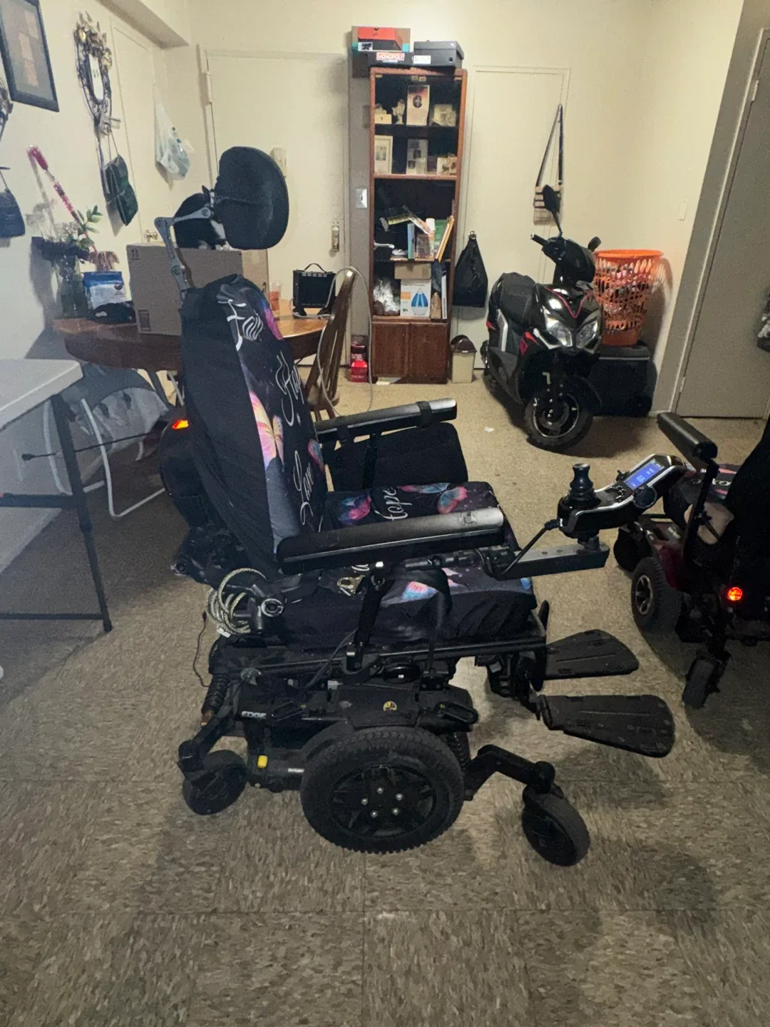 Quantum Edge 3 Power Wheelchair image indicator(2)