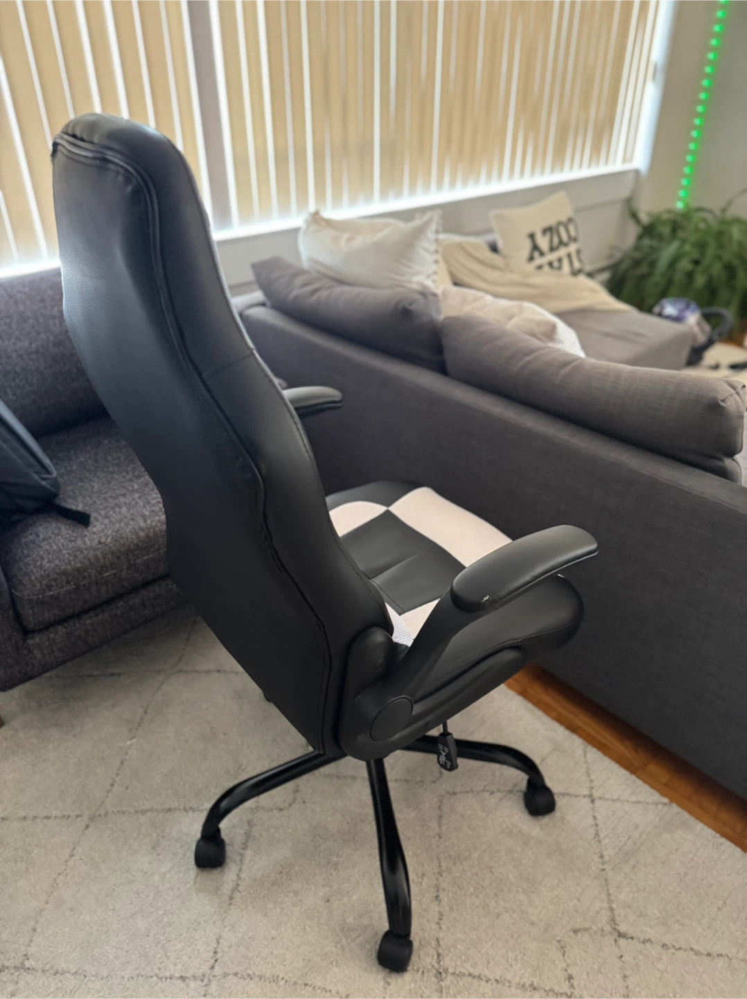 Black and White Gaming Chair - photo 2