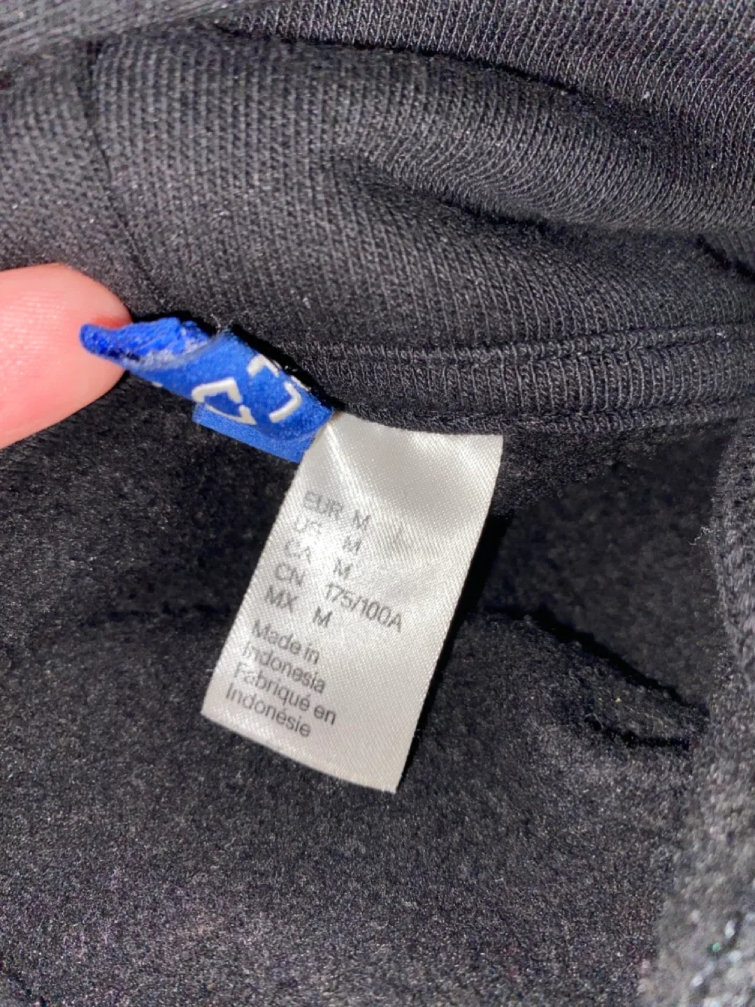 H&M Black Graphic Hoodie - Size M image indicator(2)