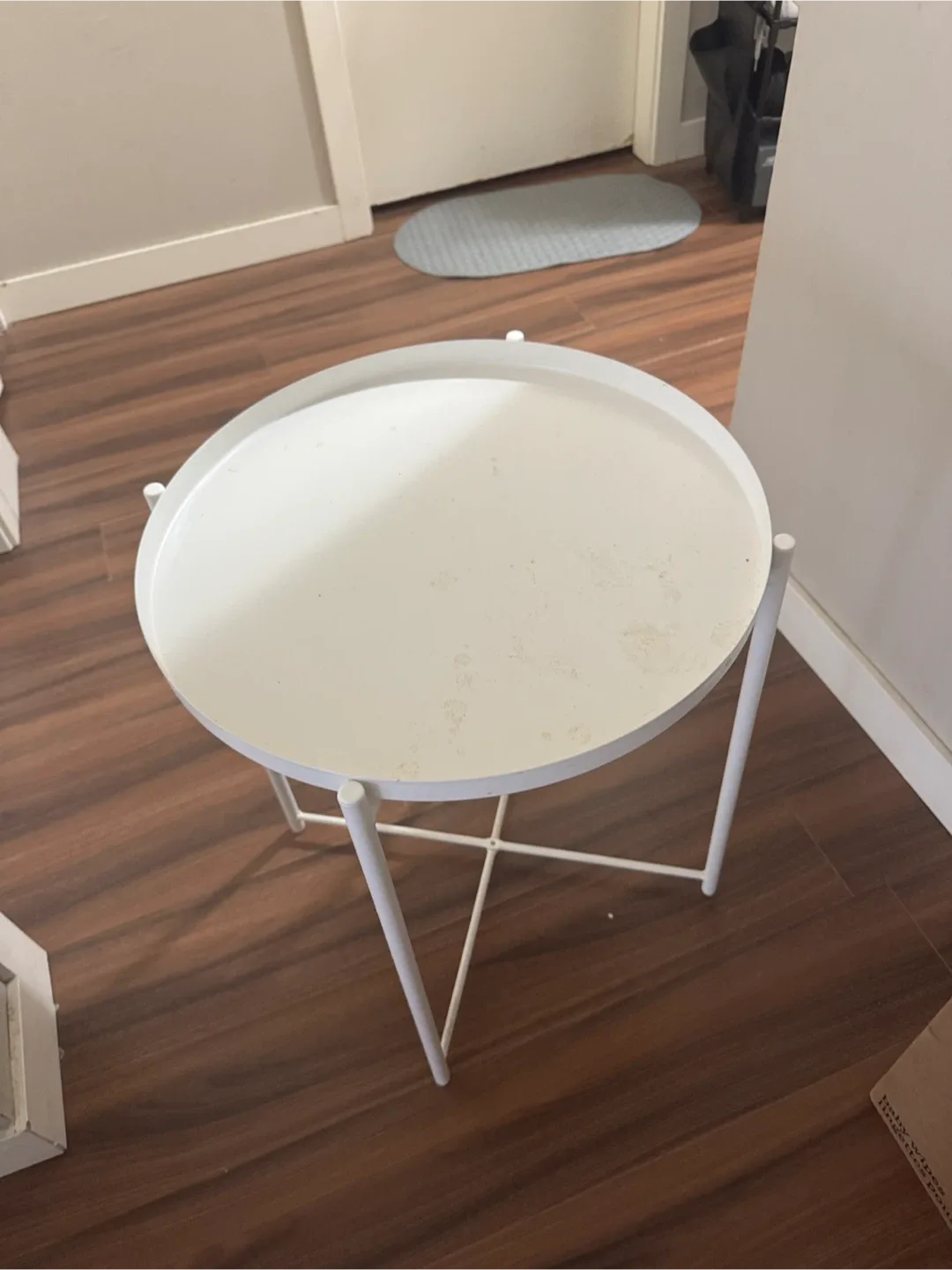 White Round Side Table image indicator(2)