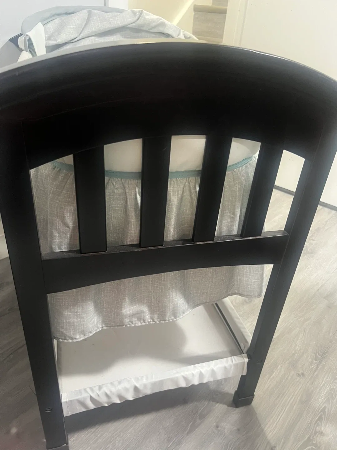 Bassinet - Grey and White image indicator(4)