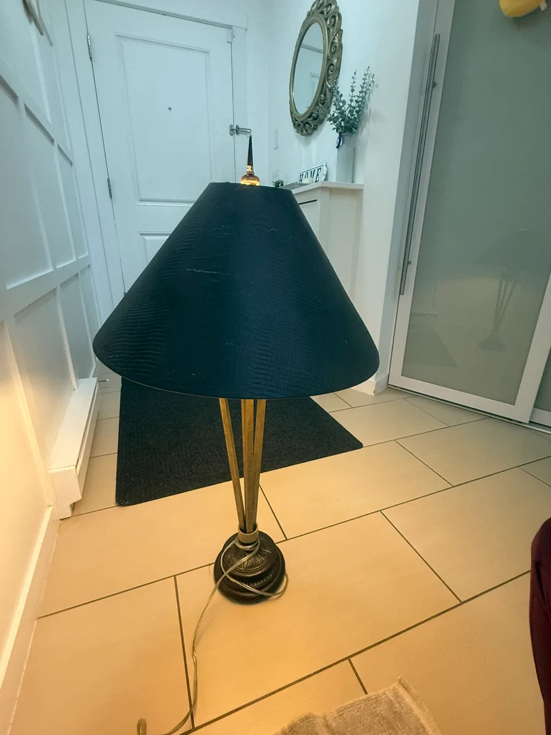 Black & Gold Accent Table Lamp image indicator(2)