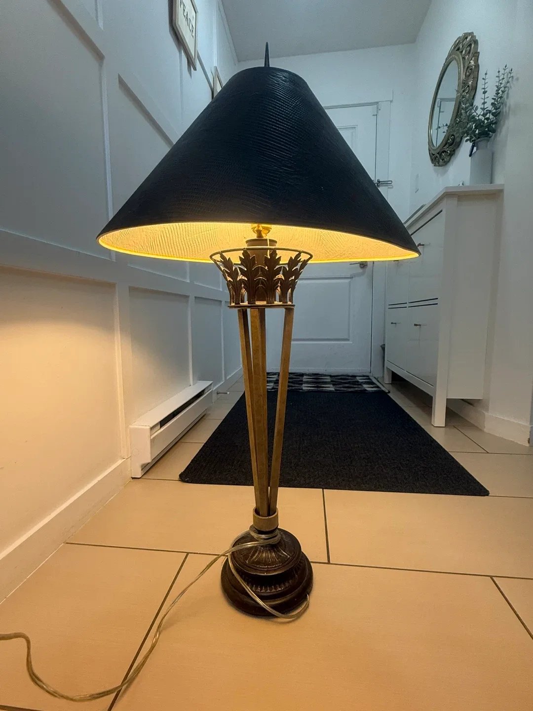 Black & Gold Accent Table Lamp image indicator(3)