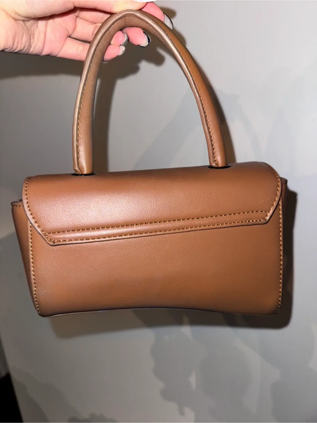 Cake-Inspired Brown & Beige Handbag image indicator(2)
