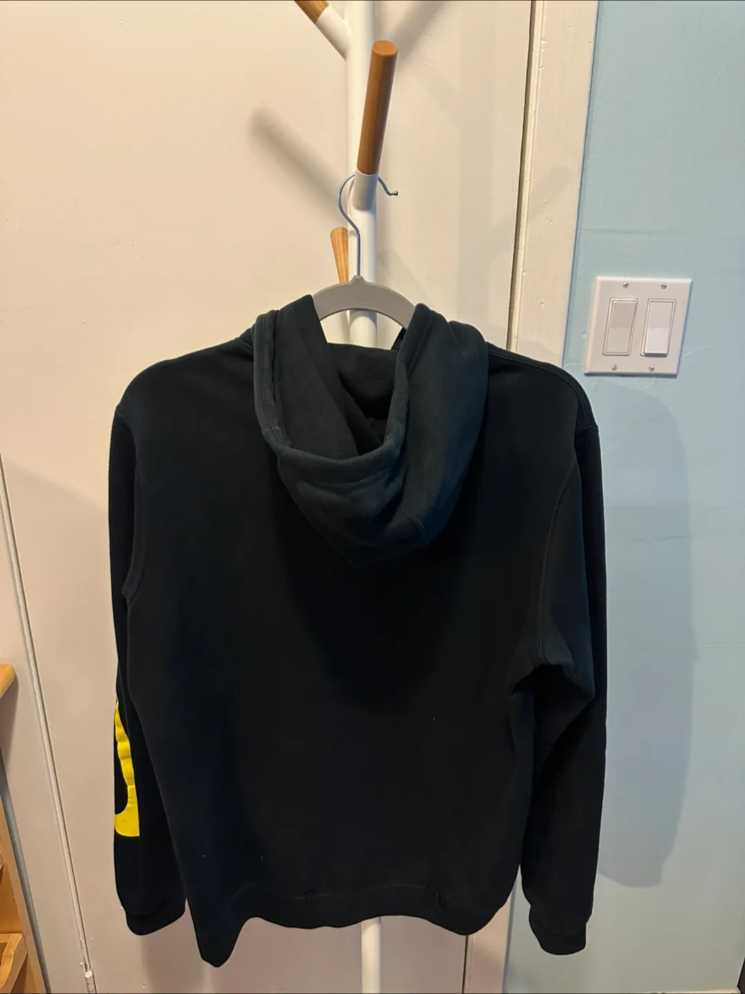 Men’s Black & Yellow Nike Hoodie image indicator(4)