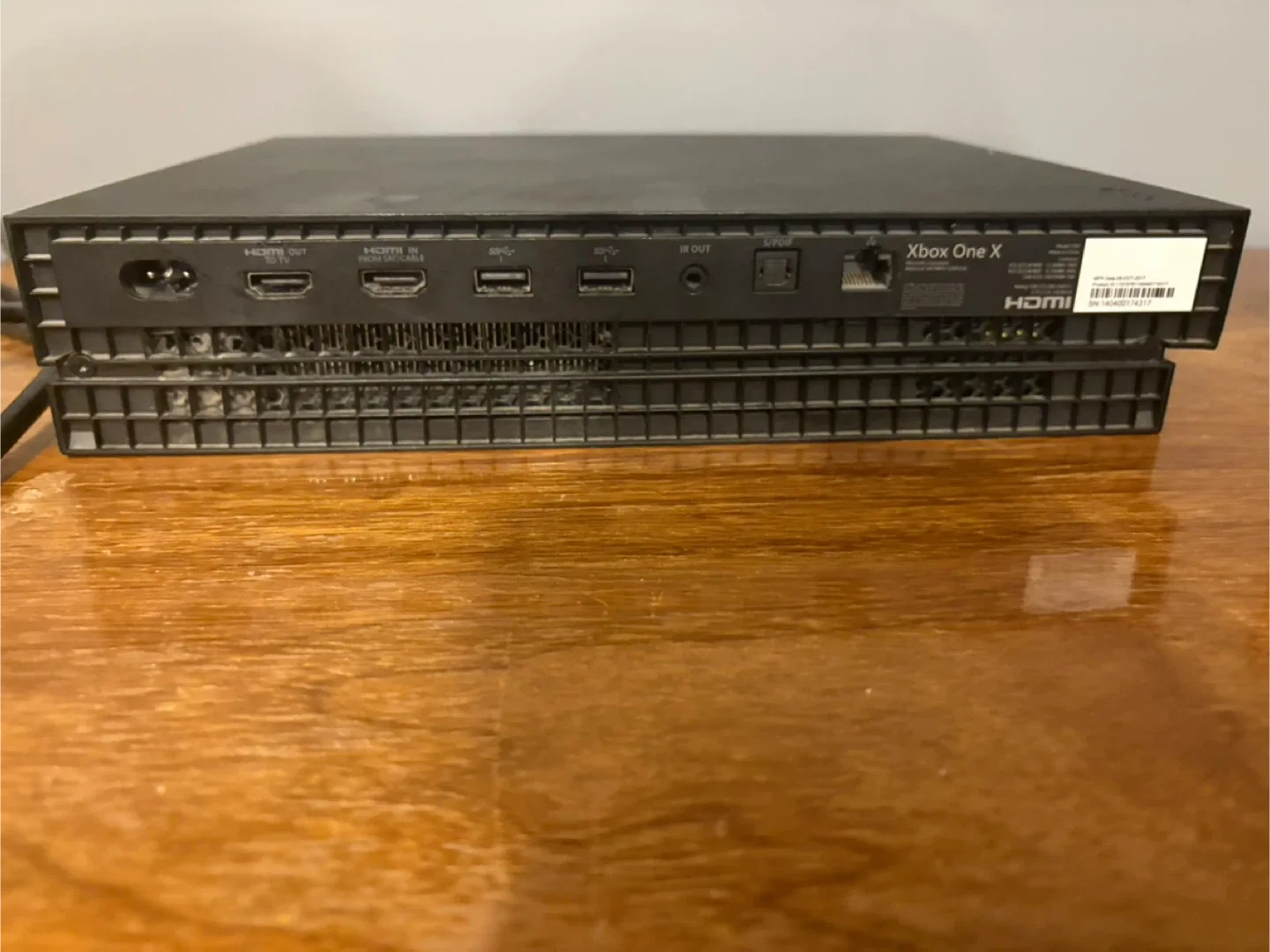 Xbox One X Console - Black image indicator(4)