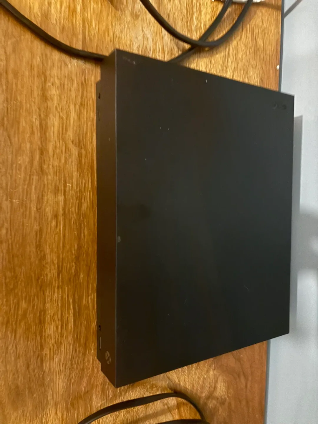 Xbox One X Console - Black image indicator(2)