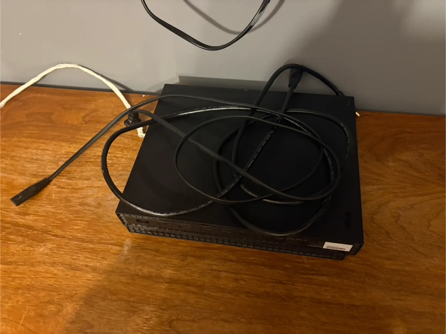 Xbox One X Console - Black image indicator(3)