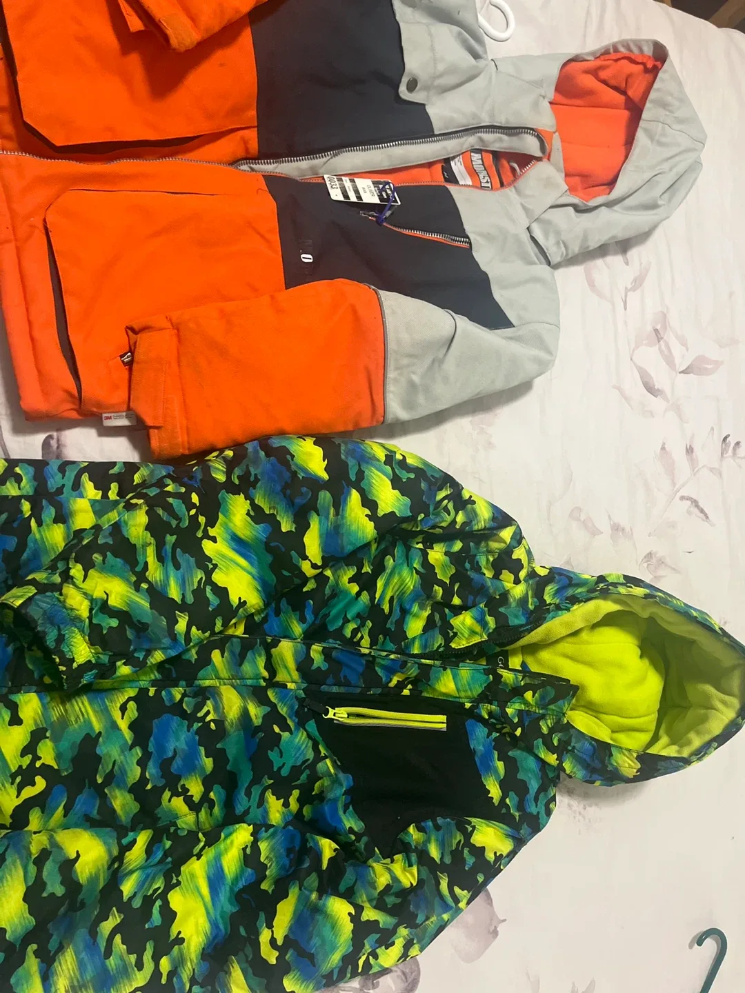 Kids' ski jackets and pants 3 pieces image indicator(2)