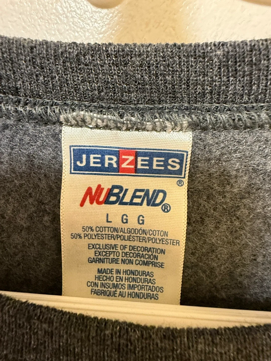 Algonquin College Mom Sweatshirt 20$ image indicator(2)