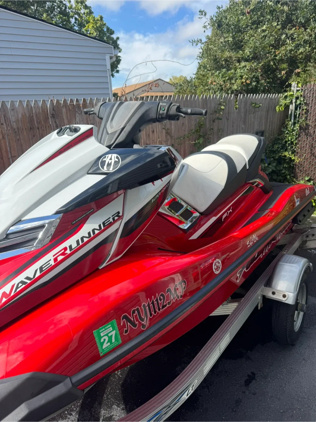 Yamaha WaveRunner FX Jet Ski - Red & White image indicator(3)