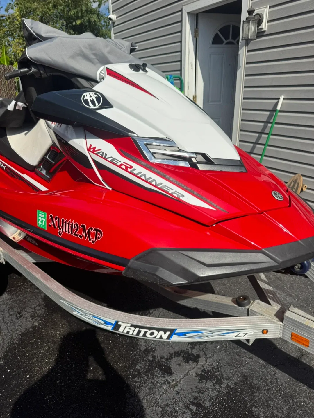 Yamaha WaveRunner FX Jet Ski - Red & White image indicator(9)