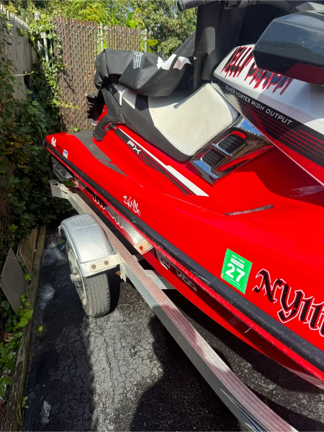 Yamaha WaveRunner FX Jet Ski - Red & White image indicator(7)