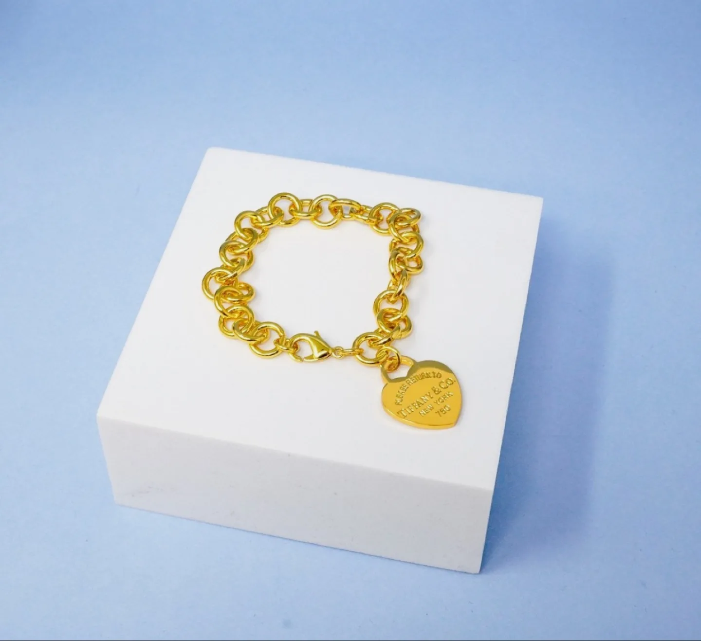 Tiffany & Co. Return to Tiffany Heart Tag Charm Bracelet Gold image indicator(2)