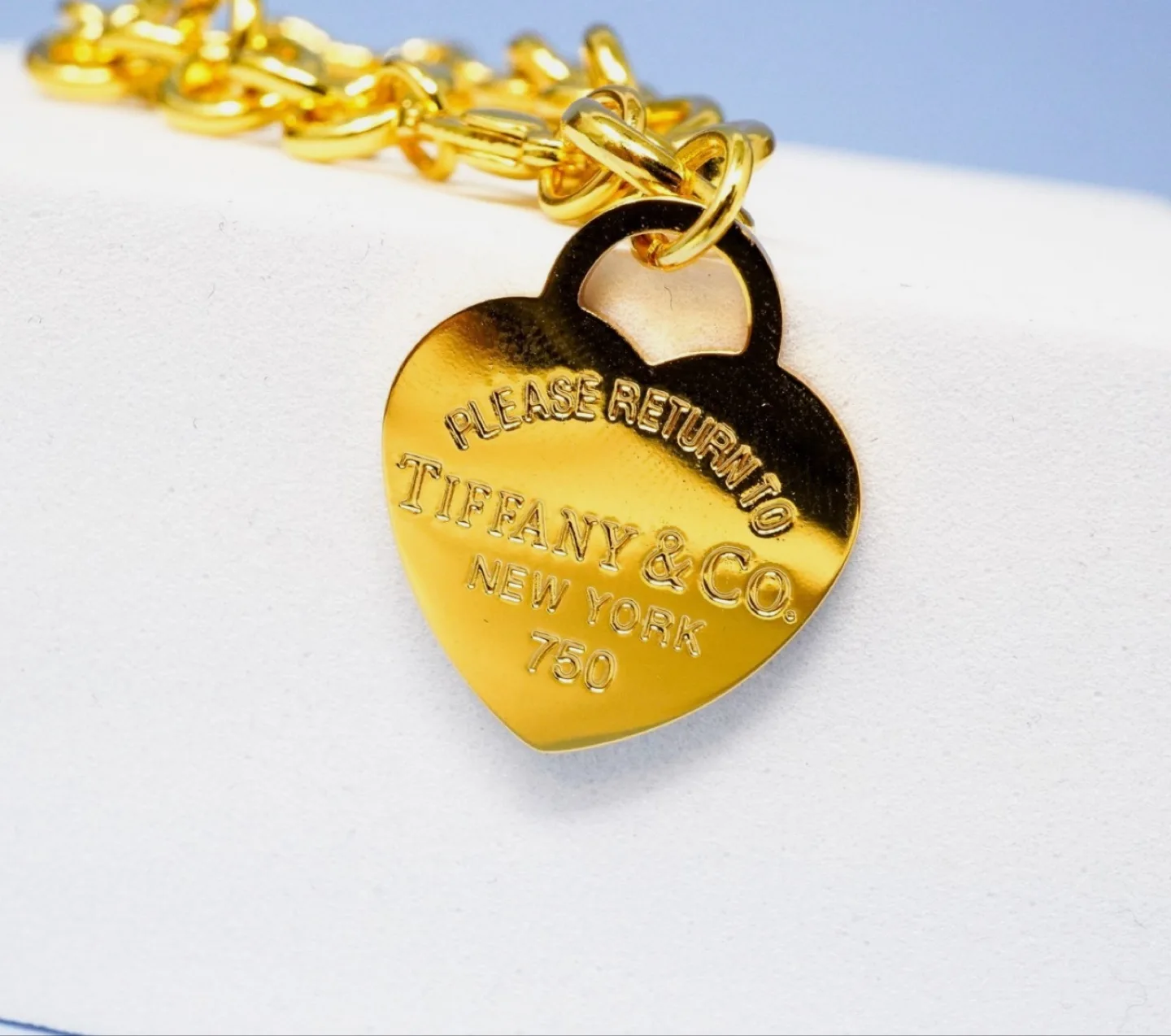 Tiffany & Co. Return to Tiffany Heart Tag Charm Bracelet Gold image indicator(6)