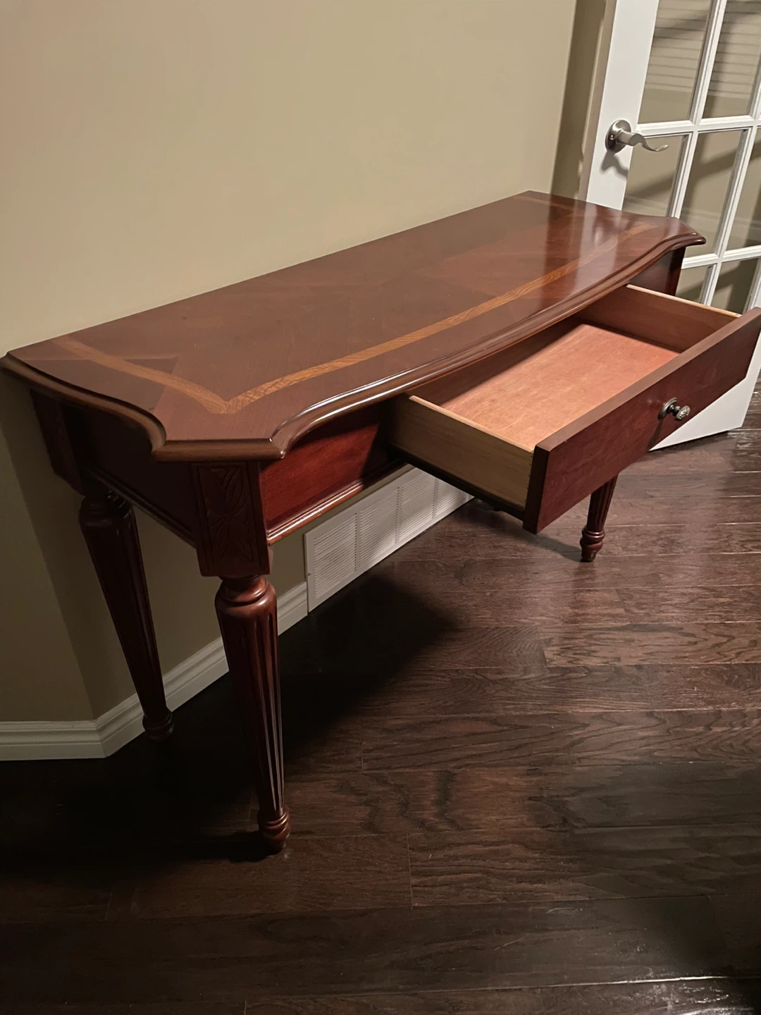 Console table - photo 3