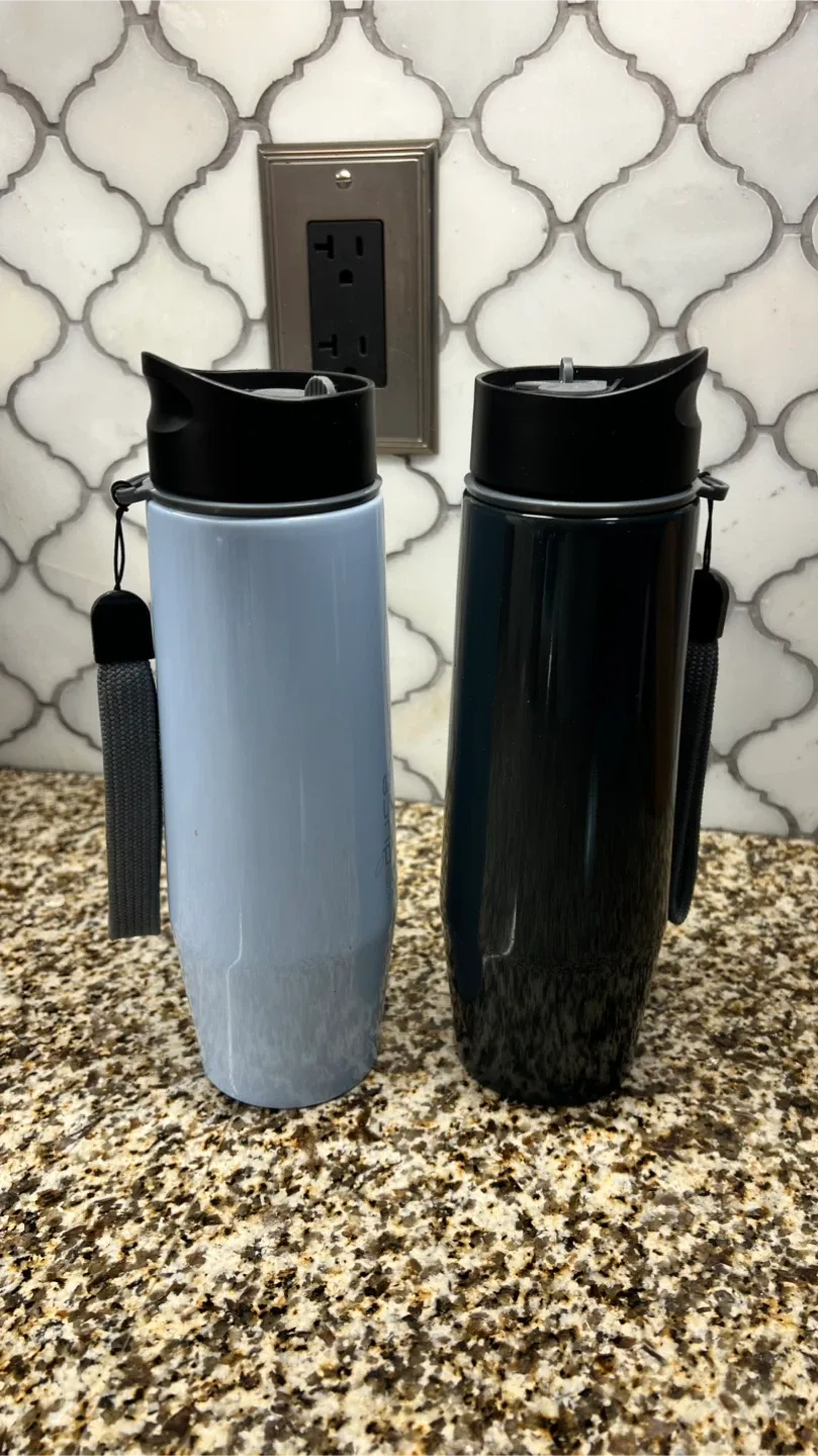 2 Water Bottles - 17oz/0.5L image indicator(3)
