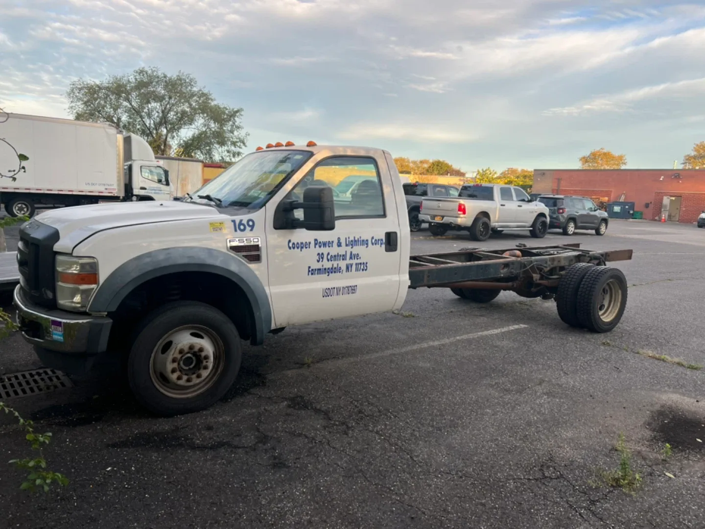 Ford F550 Truck Chassis Cab image indicator(2)